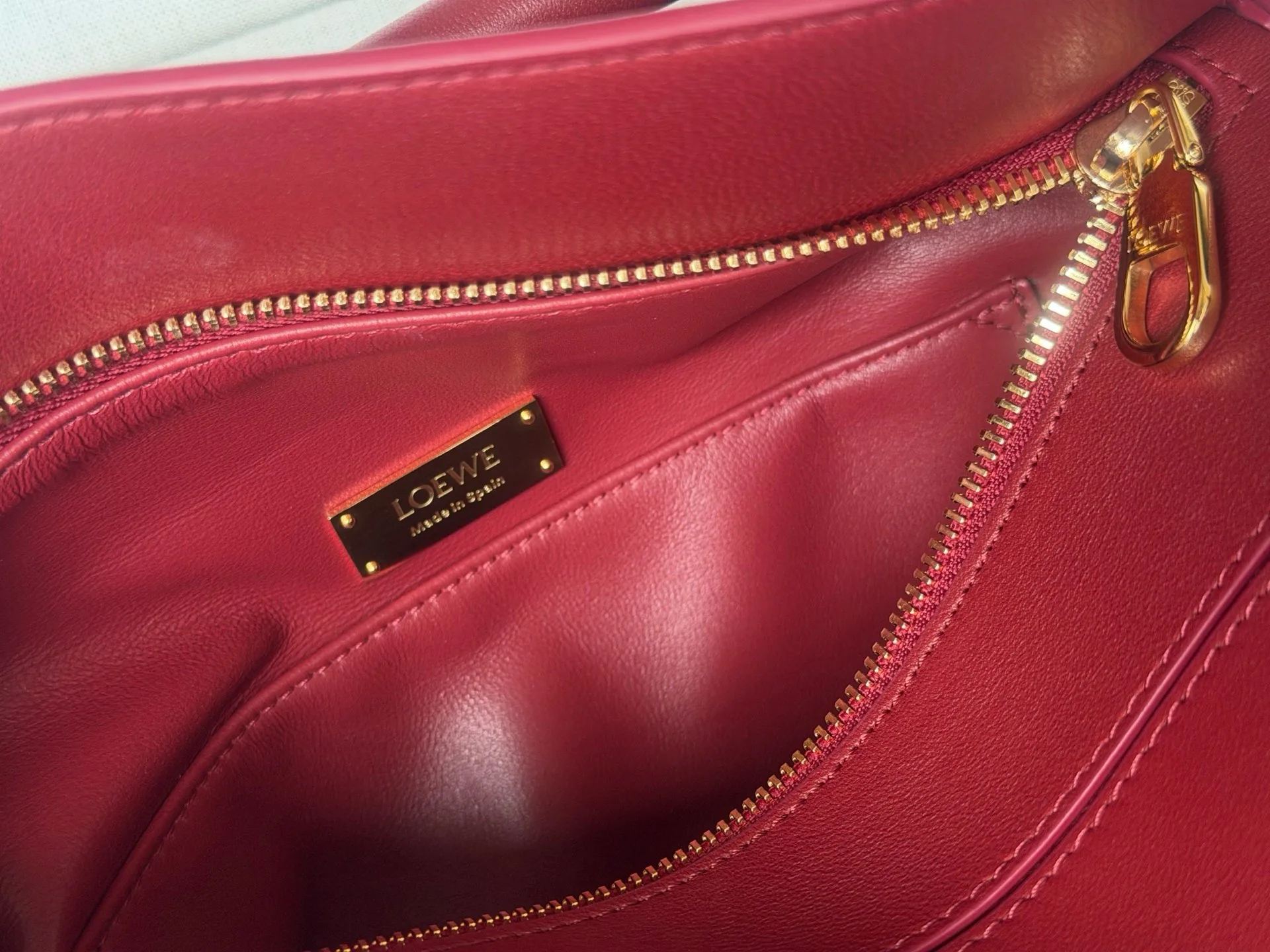 Women's Classic Handbags LOEWE 18434825