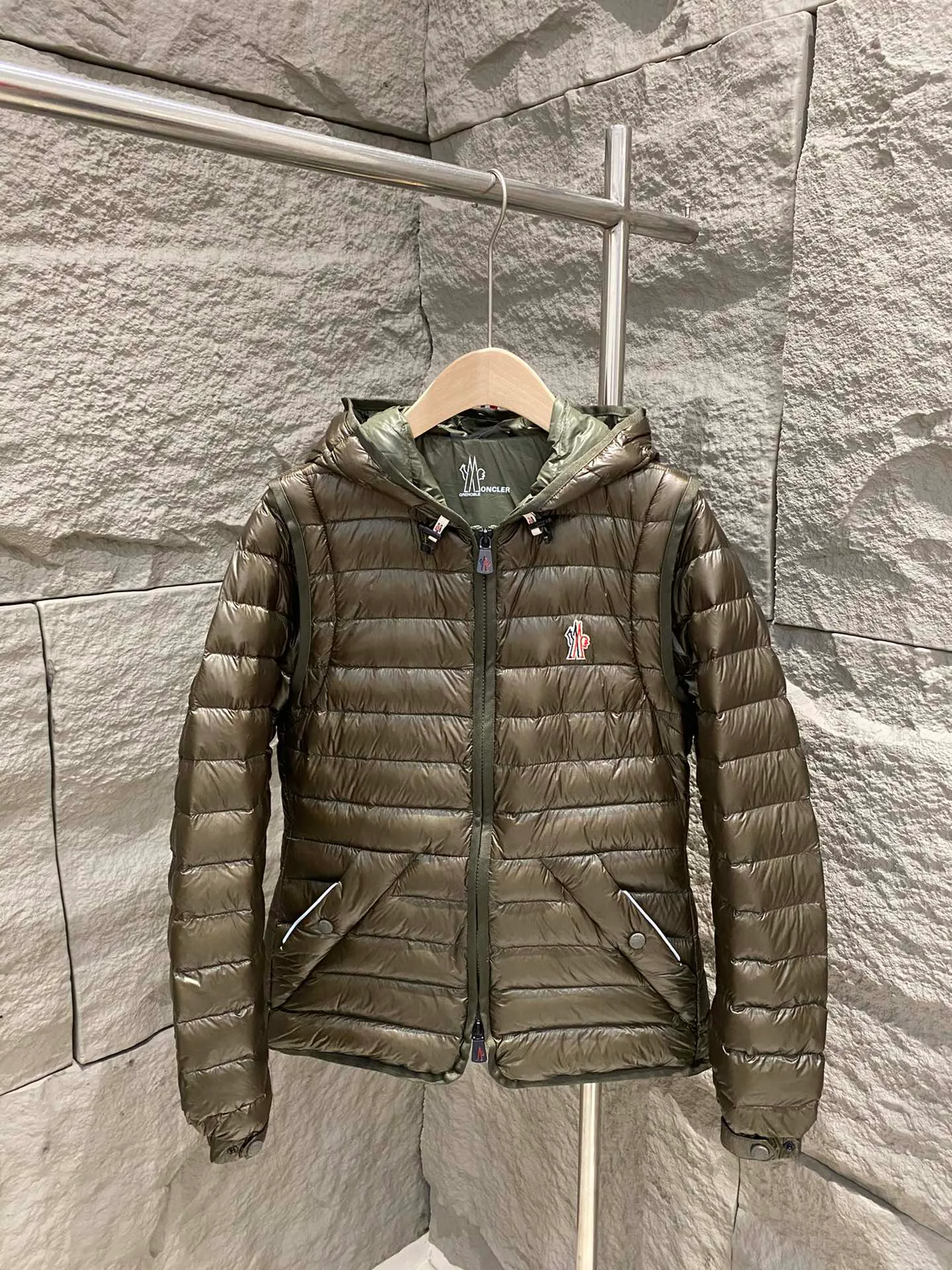 Куртки И Пуховики Мужские Moncler 18684571