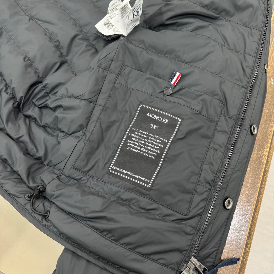 Men's Jackets And Down Jackets MONCLER 17827399