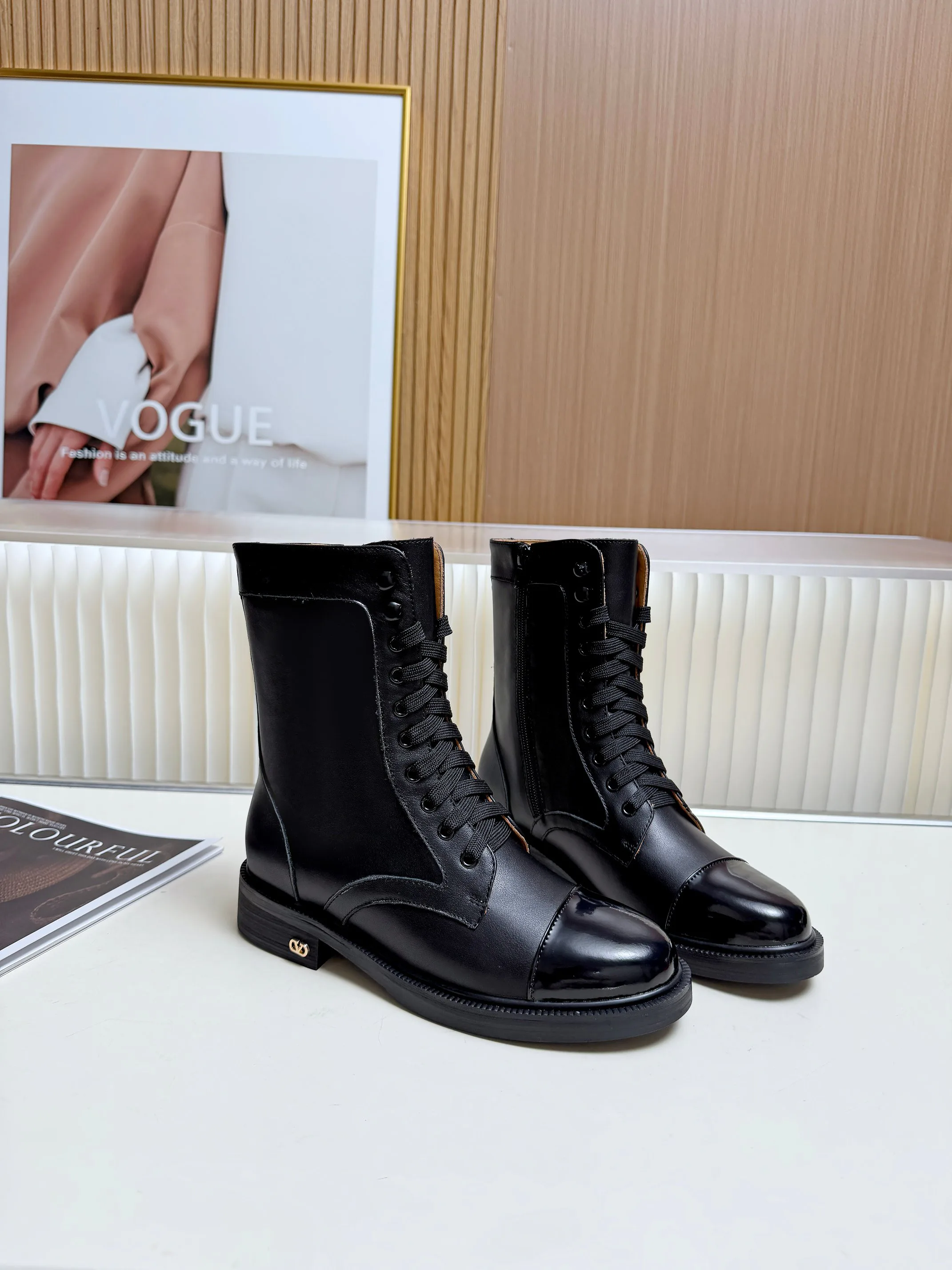 Women's Boots VALENTINO 18415489