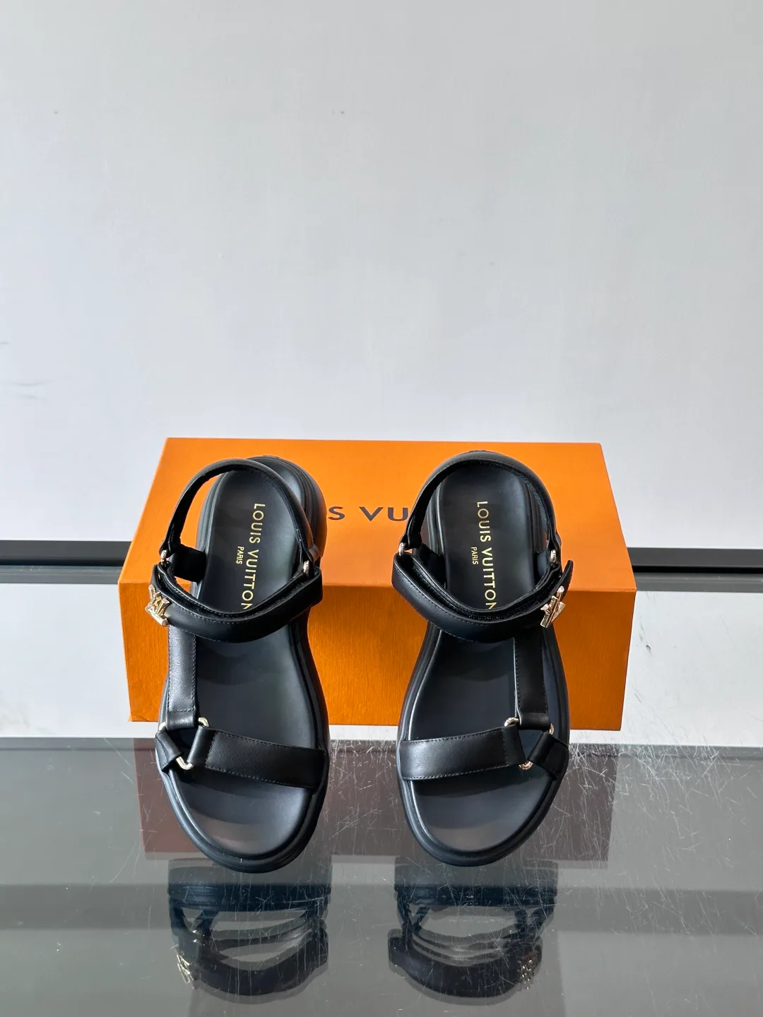 Women's Sandals LOUIS VUITTON 17593007