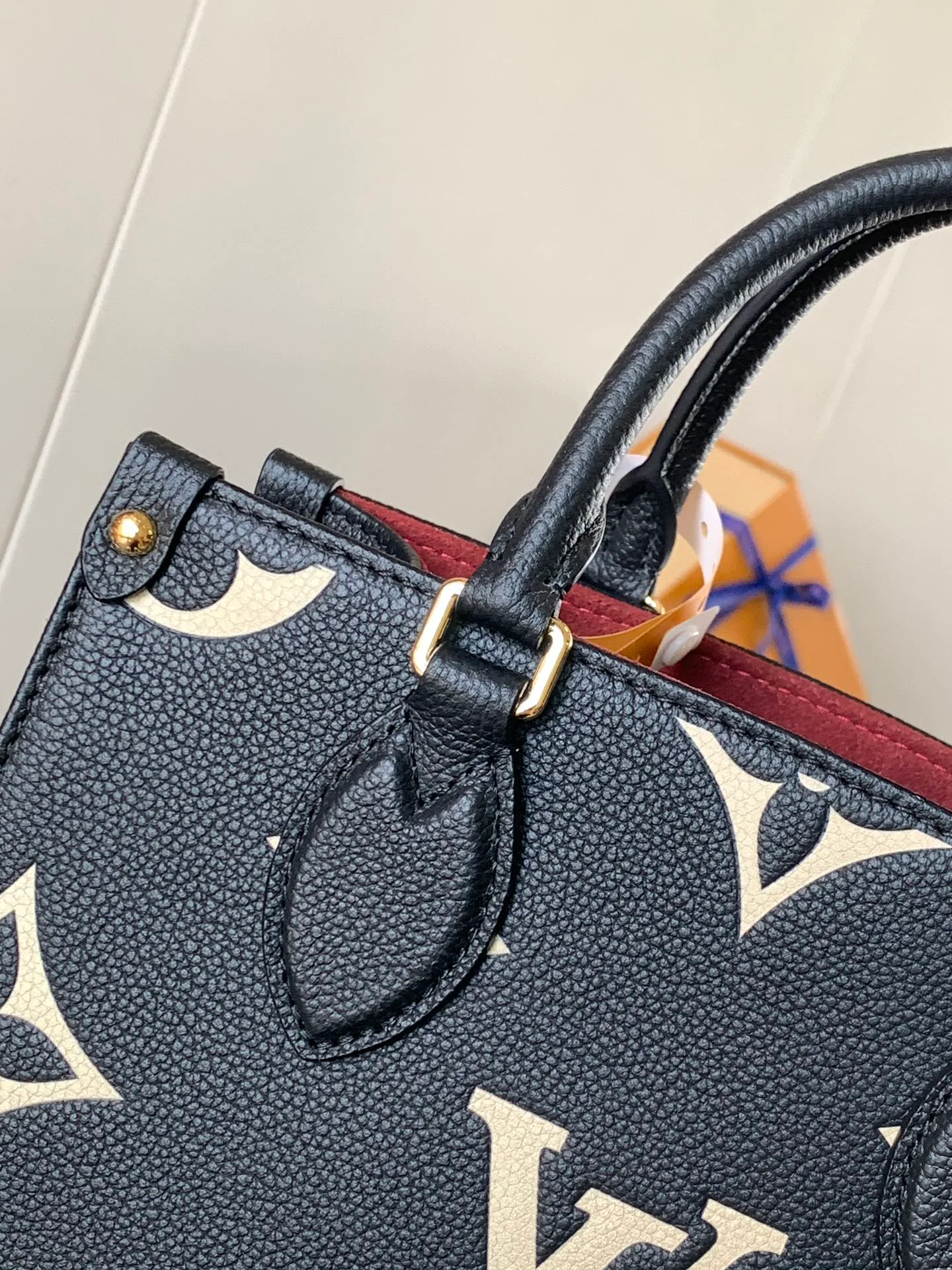 Women's Classic Handbags LOUIS VUITTON 18148124