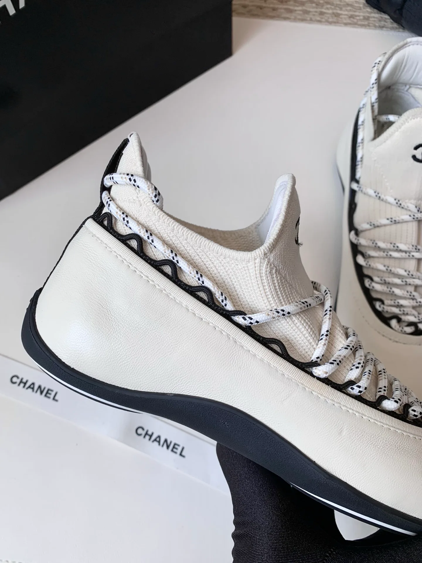 Women's Sneakers CHANEL 17989879