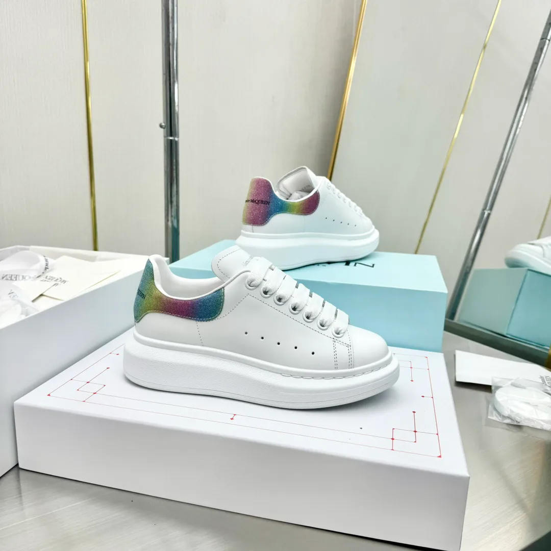Women's Sneakers ALEXANDER MCQUEEN 18011234
