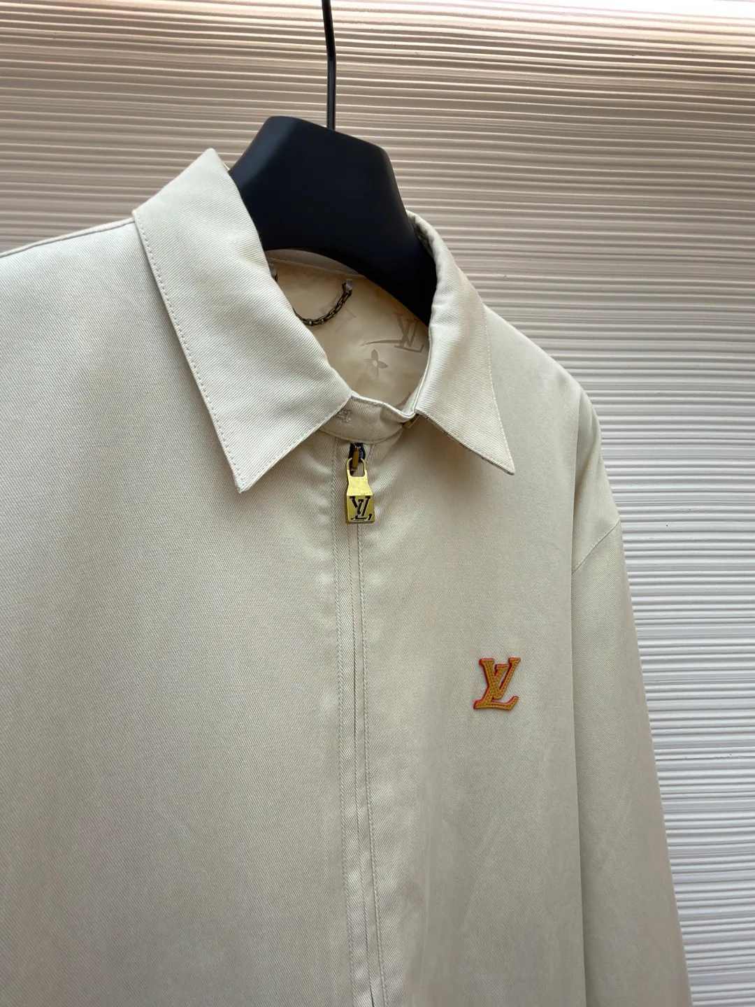 Men's Jackets And Down Jackets LOUIS VUITTON 18309048