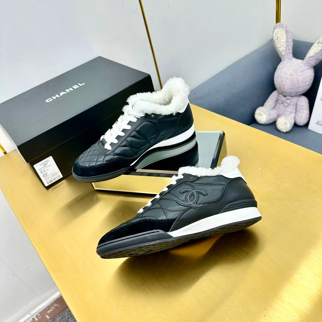 Women's Sneakers CHANEL 17949091