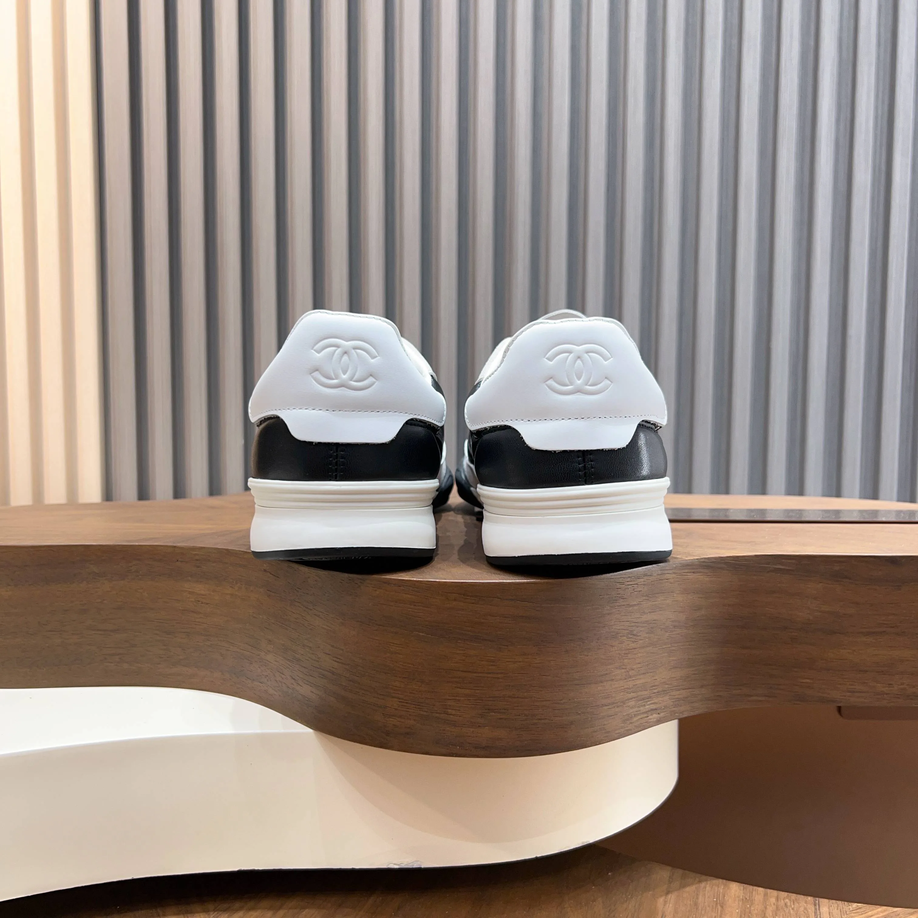 Women's Sneakers CHANEL 17918722