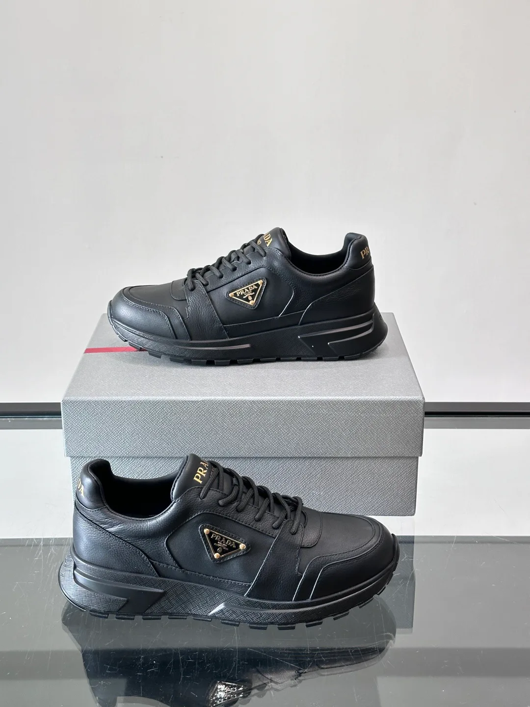 Women's Sneakers PRADA 18102657