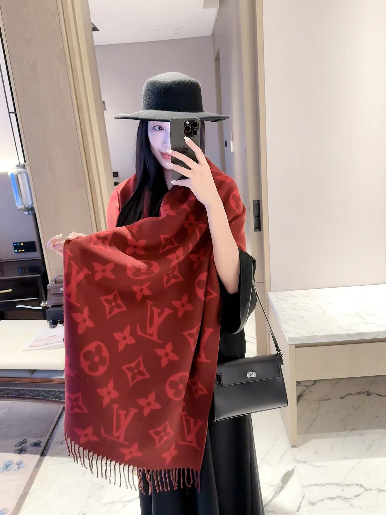Scarves LOUIS VUITTON 18322510