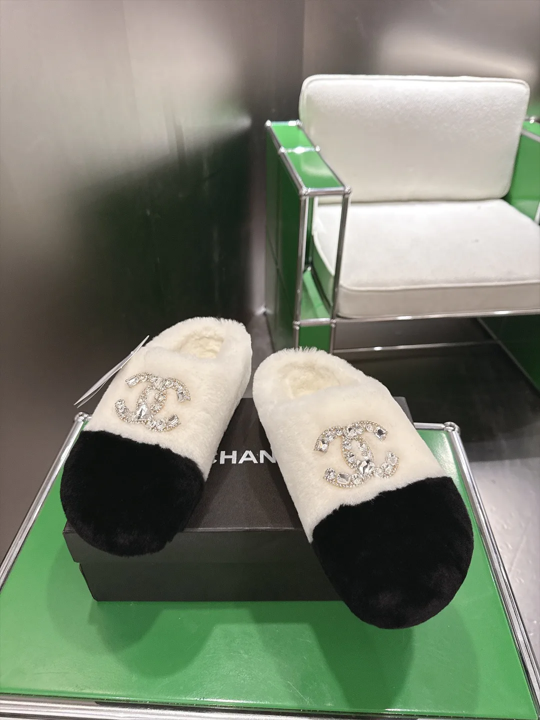 Women's Slippers CHANEL 18053387