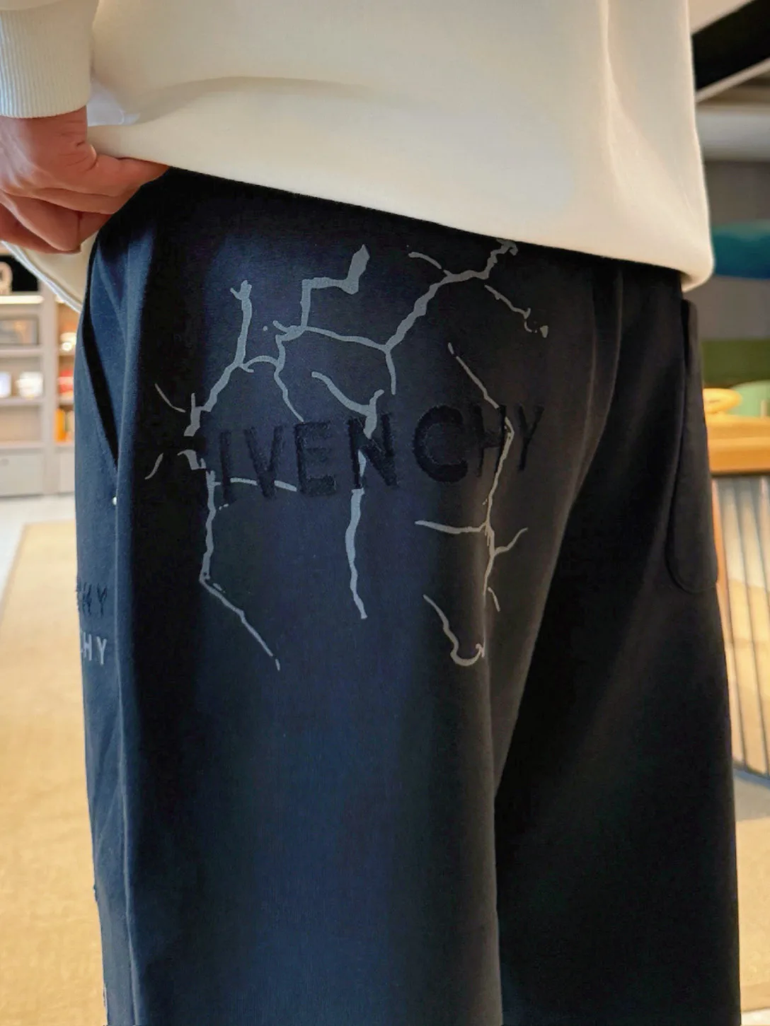 Men's Trousers GIVENCHY 18345771