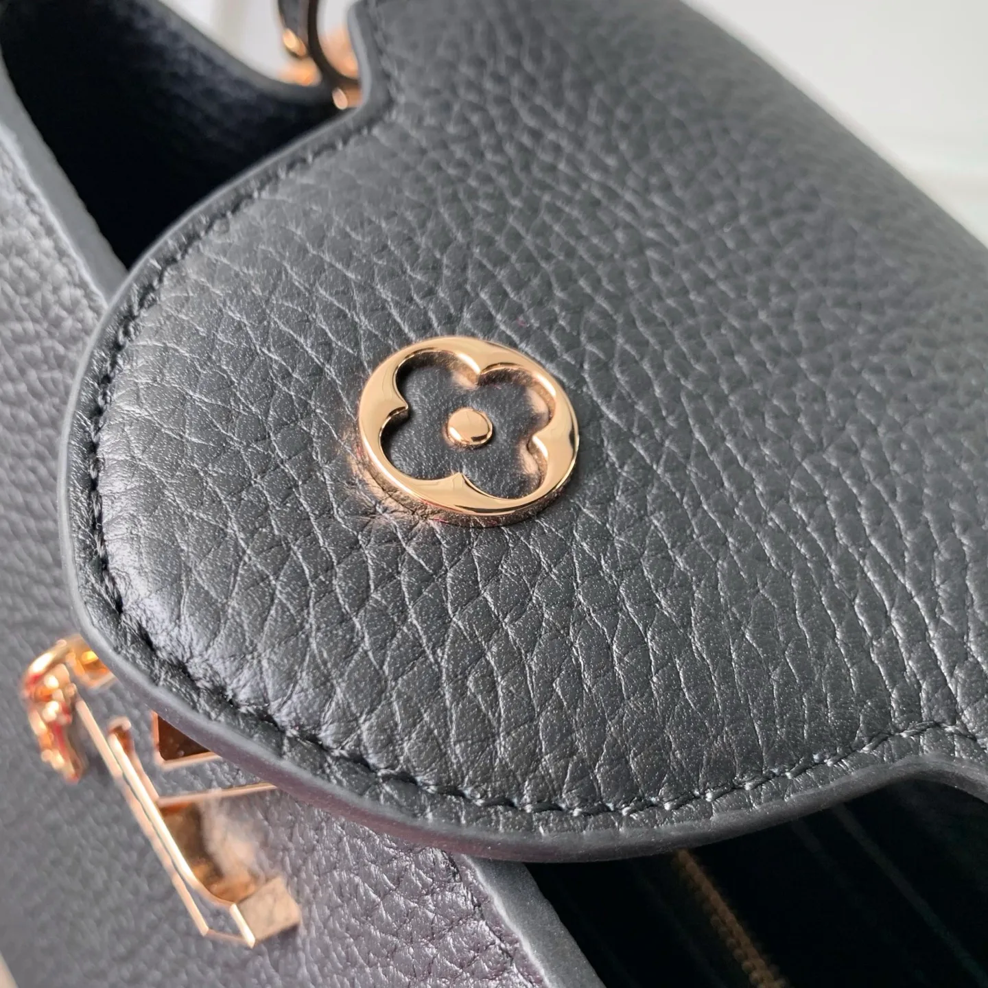 Women's Classic Handbags LOUIS VUITTON 18147535