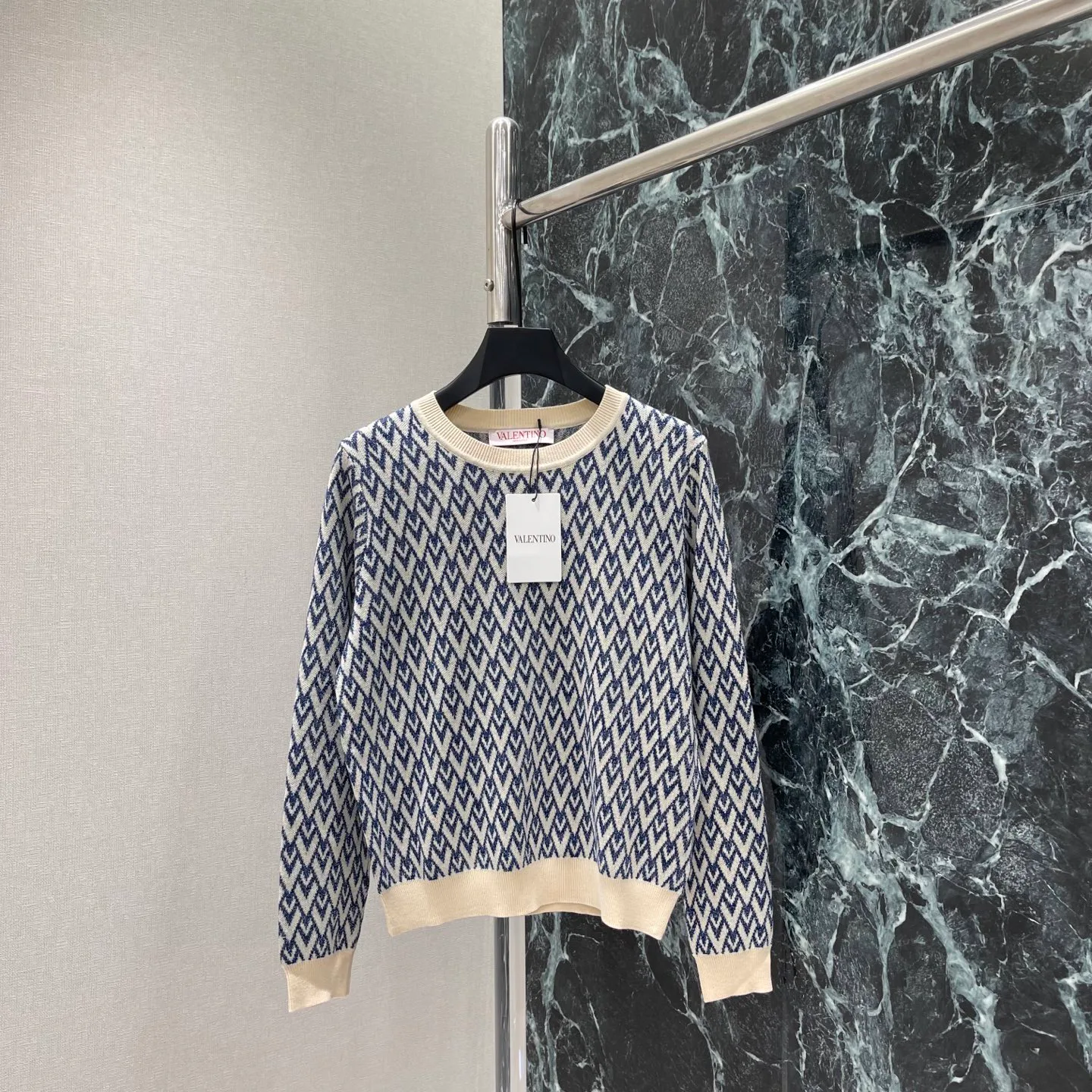 Women's Jumpers And Sweaters VALENTINO 18308234