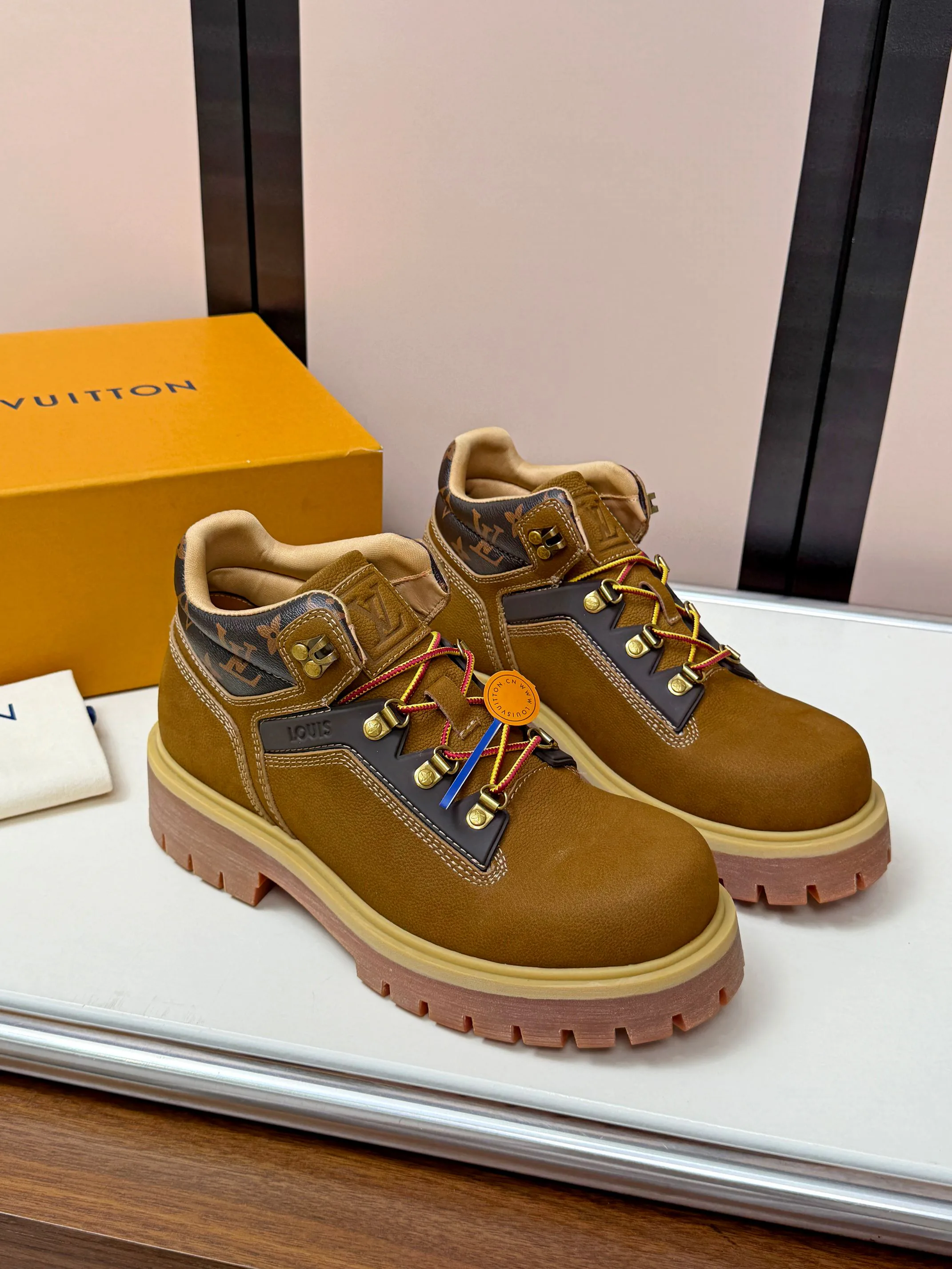 Women's Ankle Boots LOUIS VUITTON 18417473