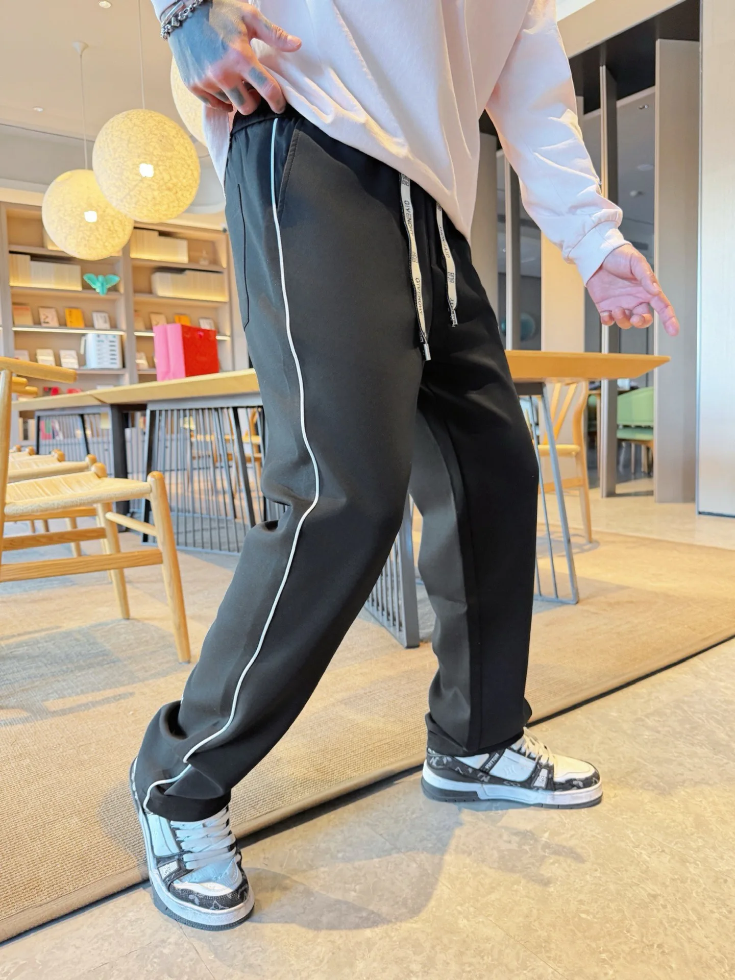 Men's Trousers GIVENCHY 18345836