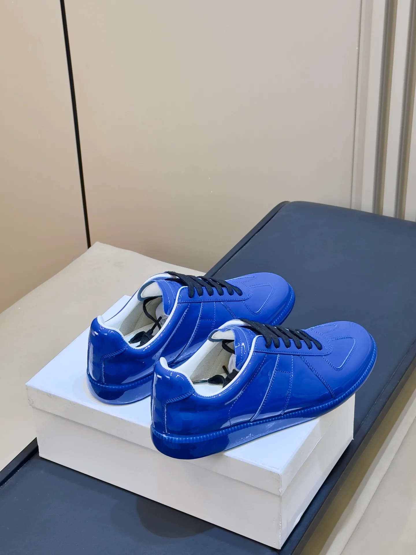 Women's Sneakers MAISON MARGIELA 18073438