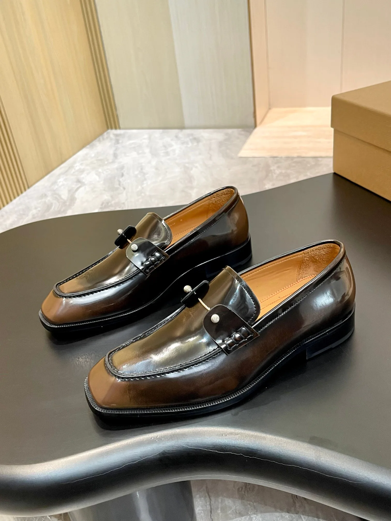 Men's Loafers And Dress Shoes CHRISTIAN LOUBOUTIN 18119128