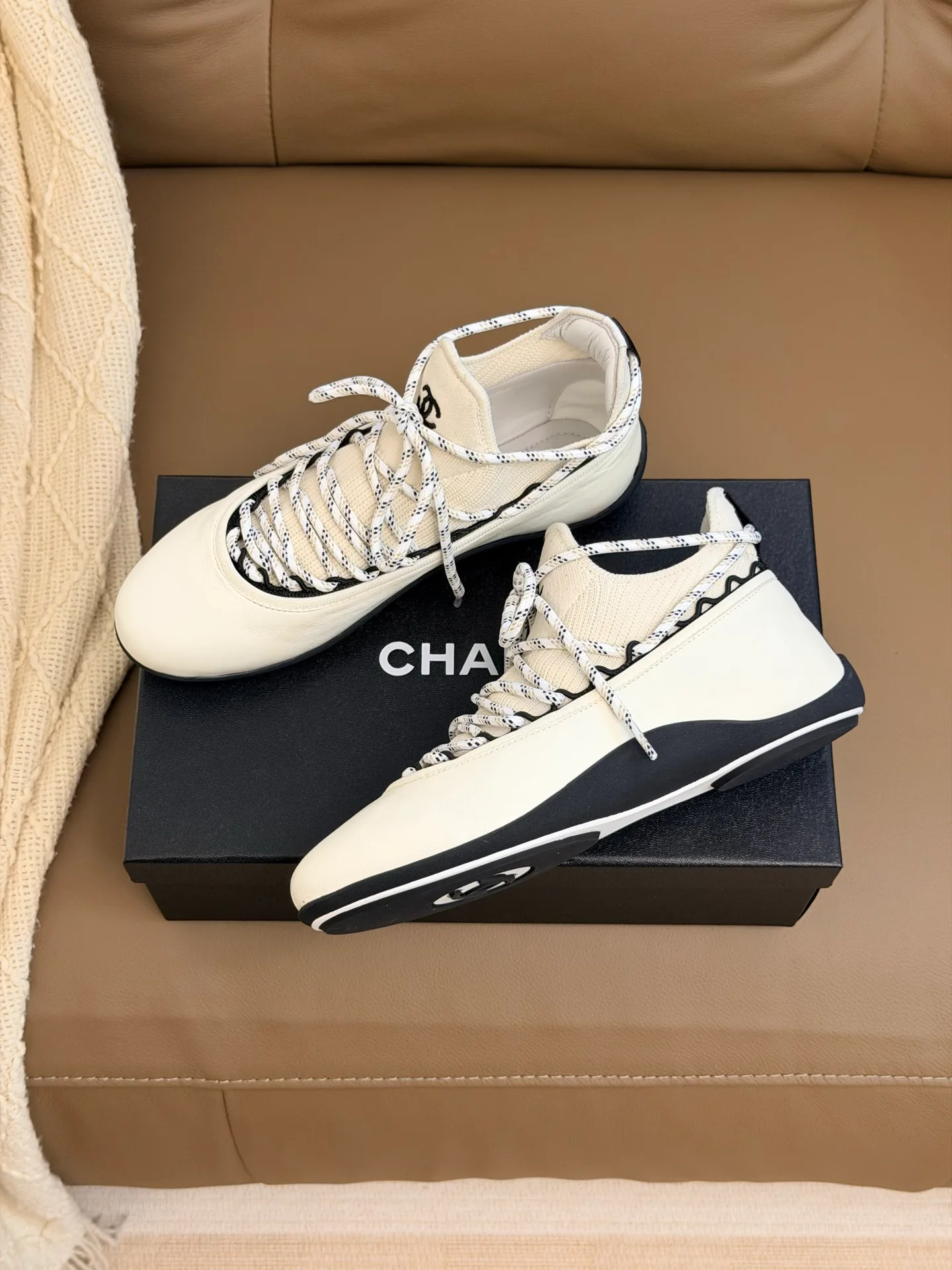 Women's Sneakers CHANEL 17510617