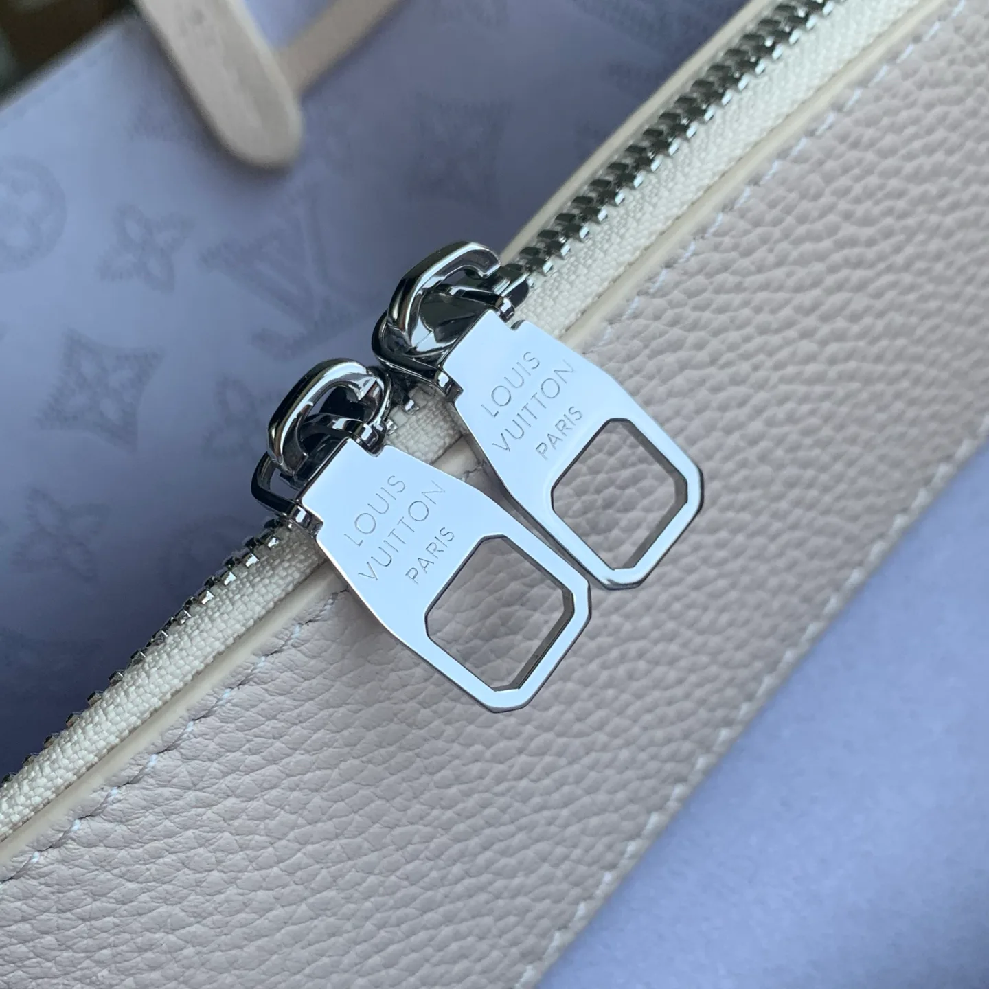 Women's Classic Handbags LOUIS VUITTON 18147476
