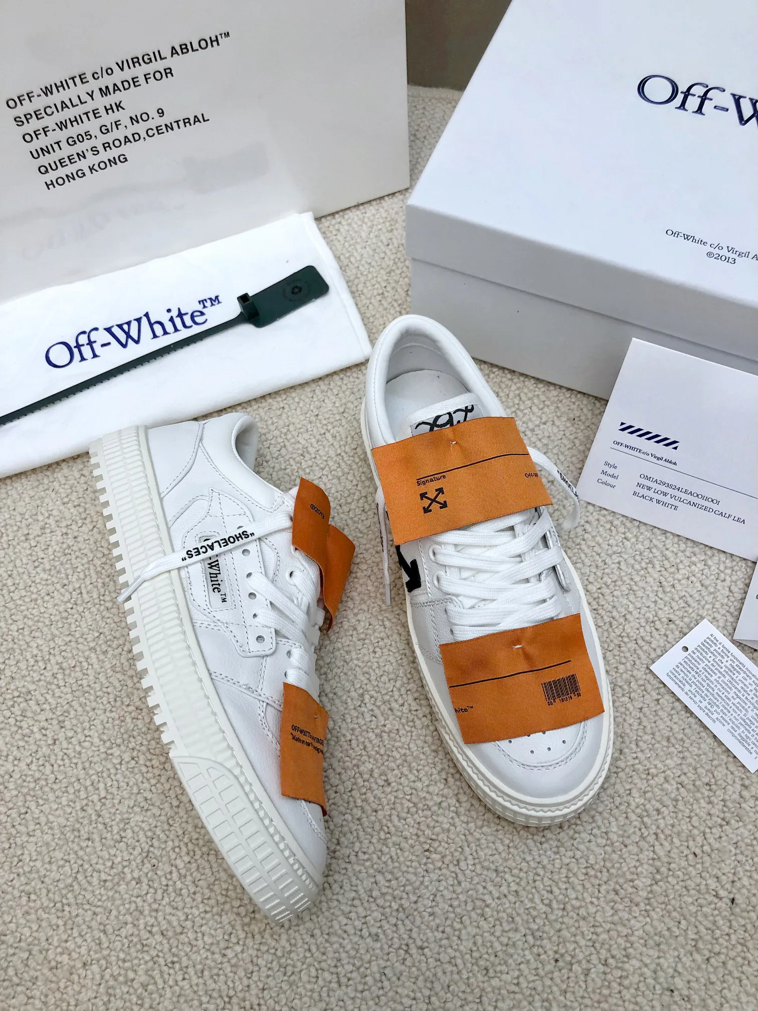 Women's Sneakers OFF-WHITE 18103213