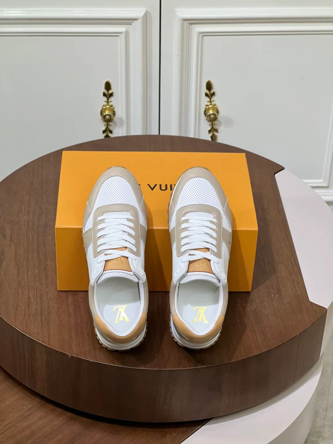 Men's Sneakers LOUIS VUITTON 18039346