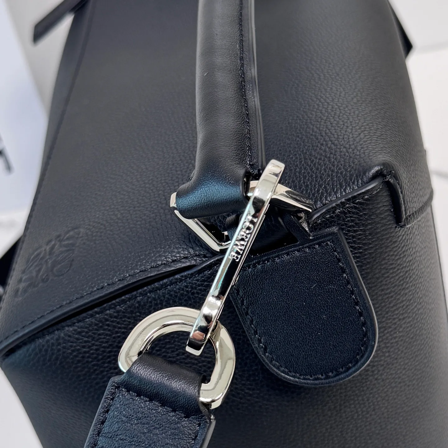 Women's Classic Handbags LOEWE 18030346