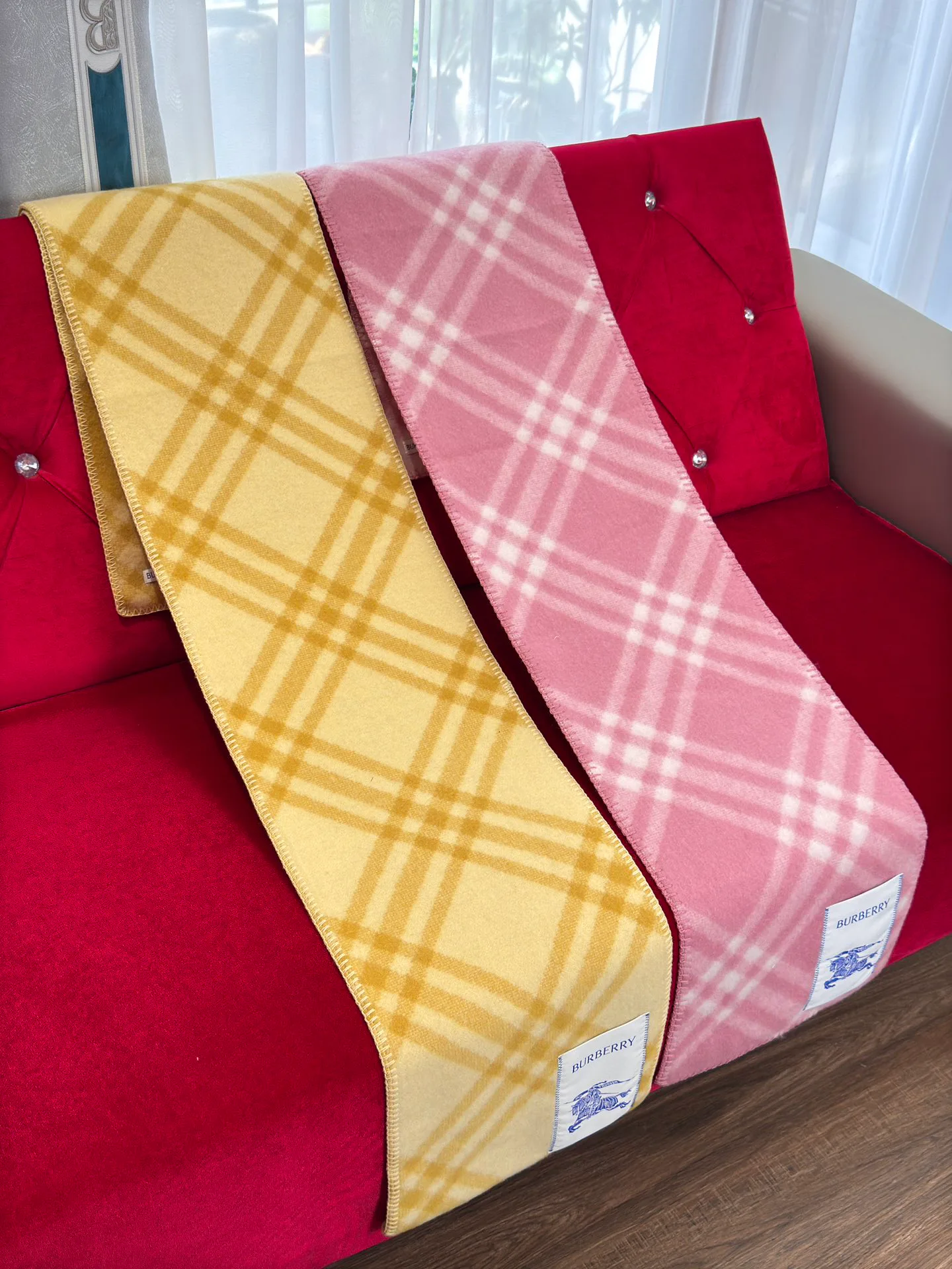 Scarves BURBERRY 18287464