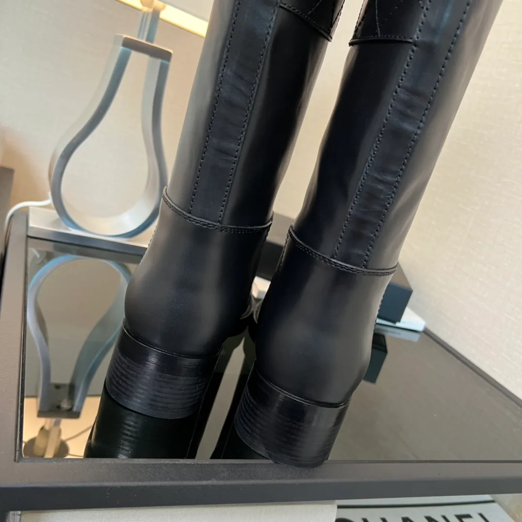 Women's Boots CHANEL 18347571