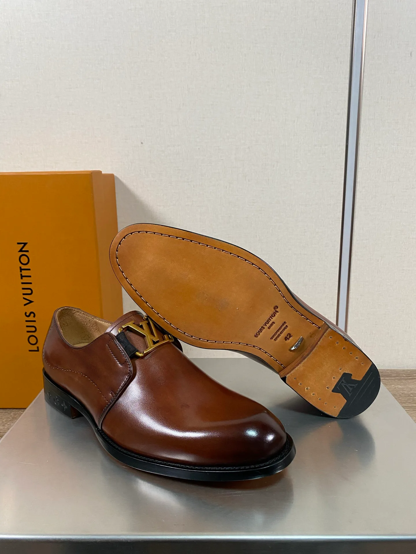 Men's Loafers And Dress Shoes LOUIS VUITTON 18078688