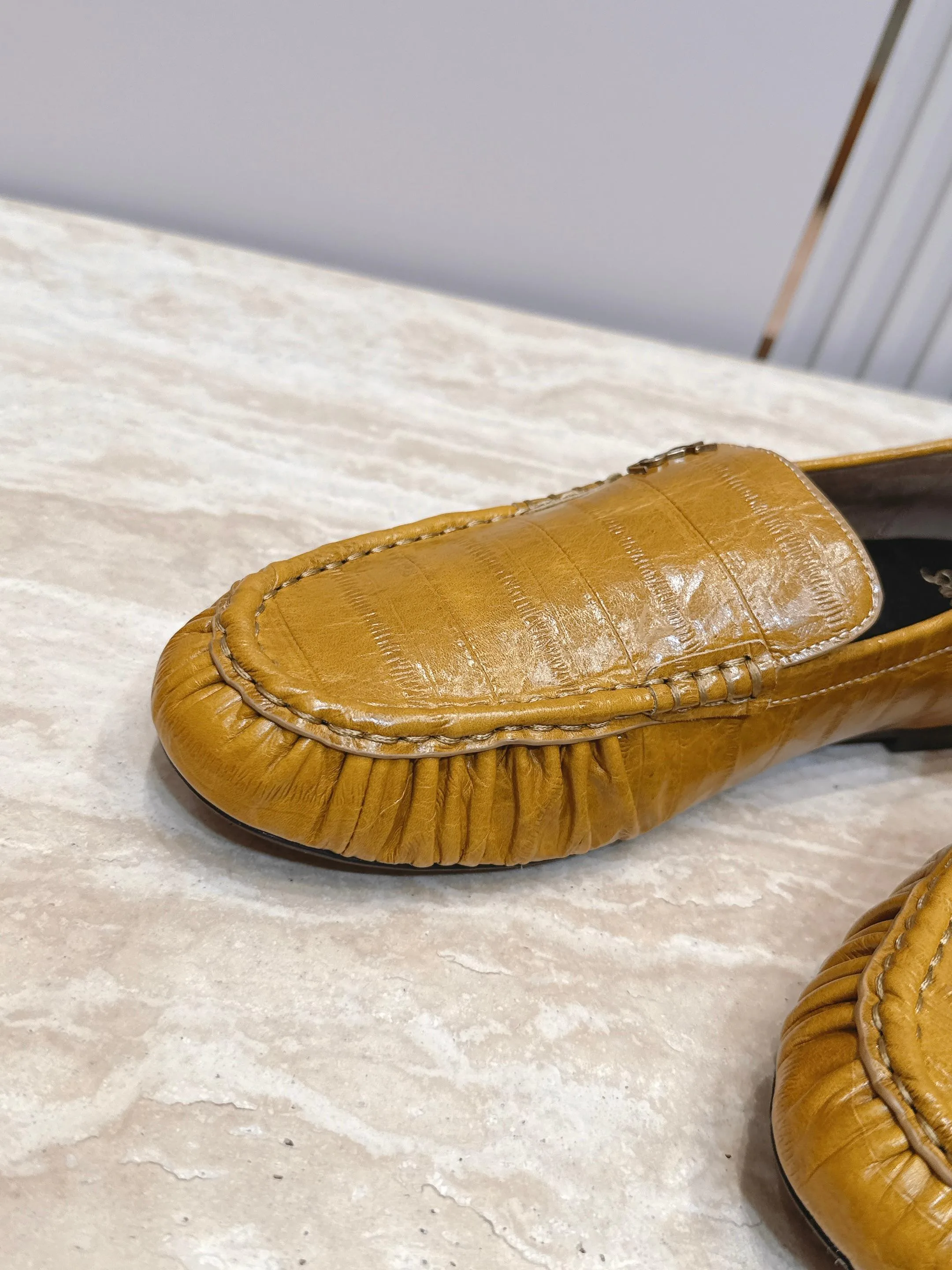 Women's Loafers And Moccasins SAINT LAURENT 17701328