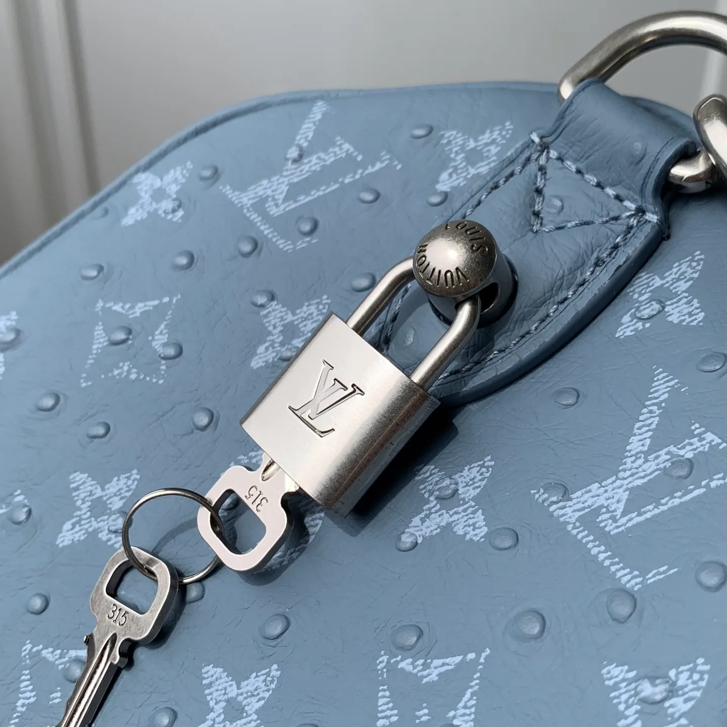 Women's Classic Handbags LOUIS VUITTON 18147446