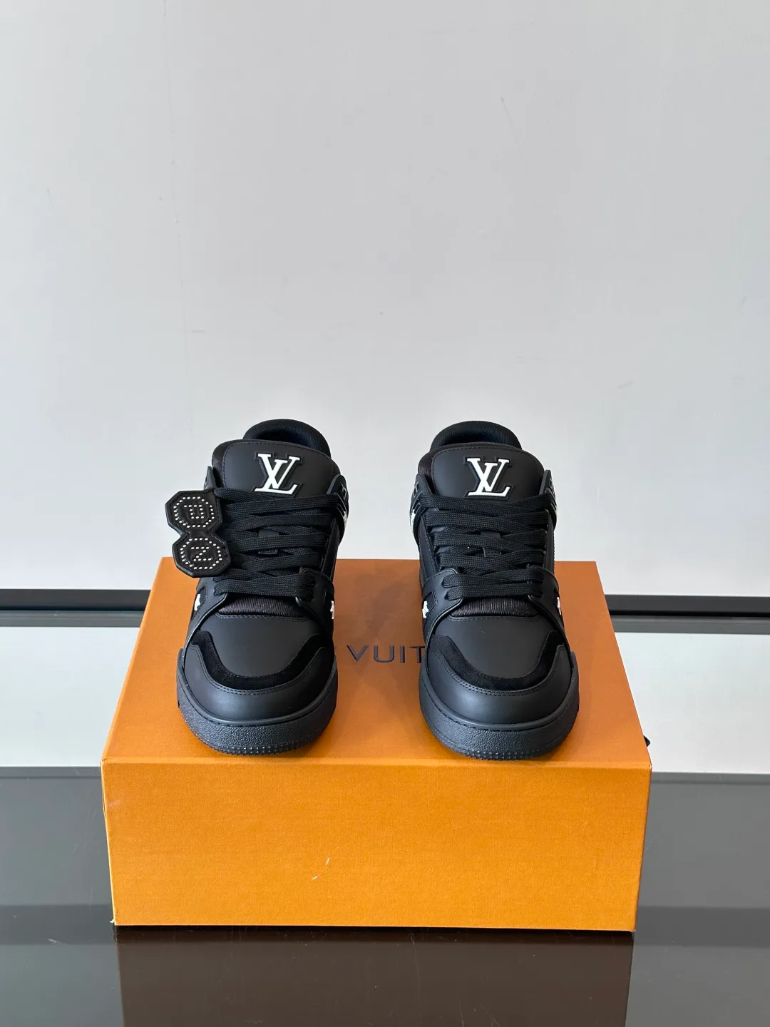 Men's Sneakers LOUIS VUITTON 17926953