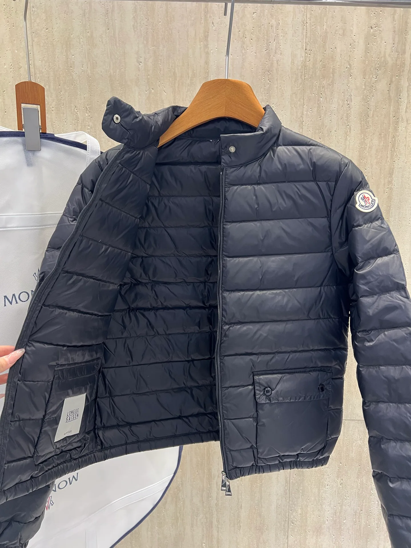 Women's Jackets And Down Jackets MONCLER 18212695