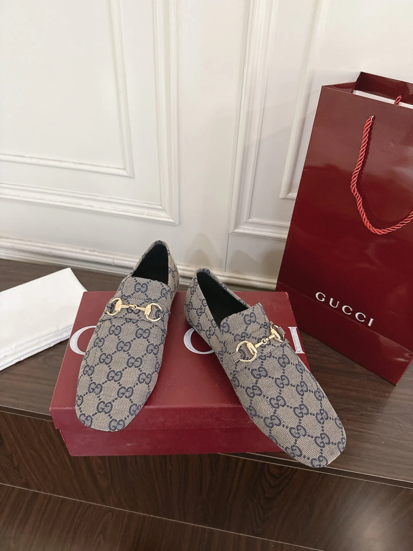 Women's Loafers And Moccasins GUCCI 17956768