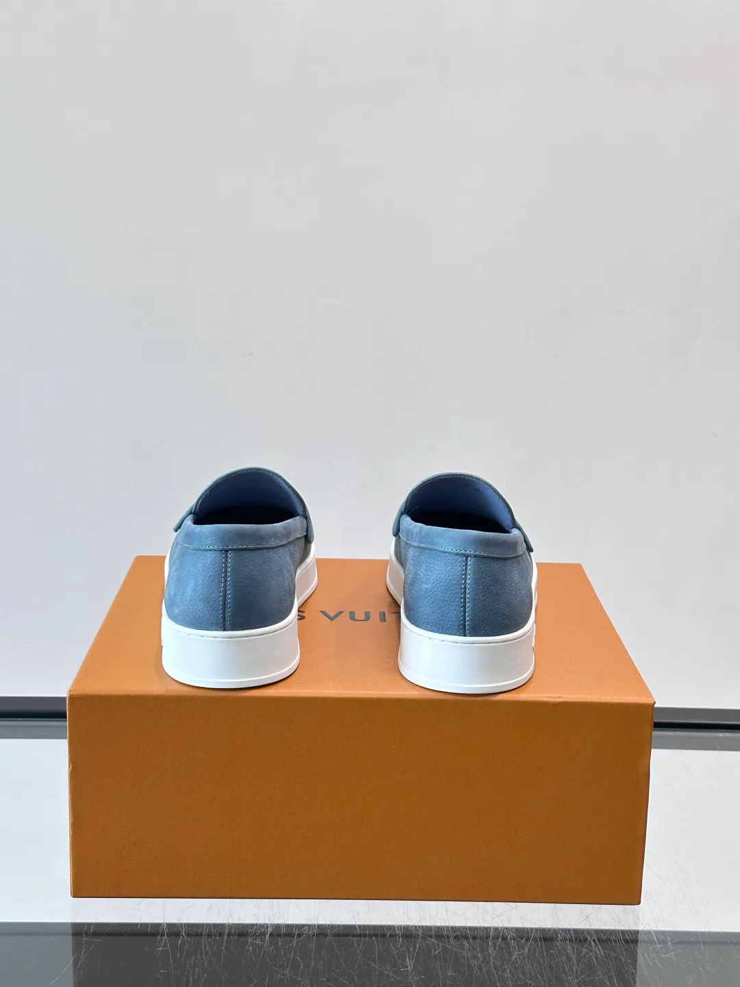 Men's Loafers And Dress Shoes LOUIS VUITTON 17411067