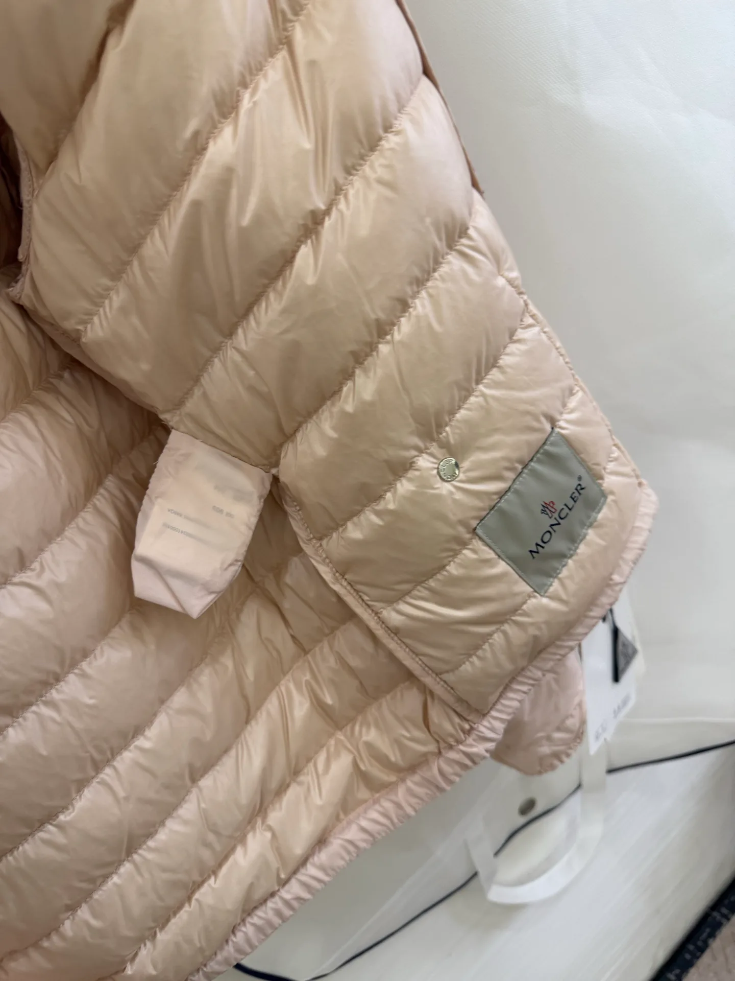Women's Jackets And Down Jackets MONCLER 17918906