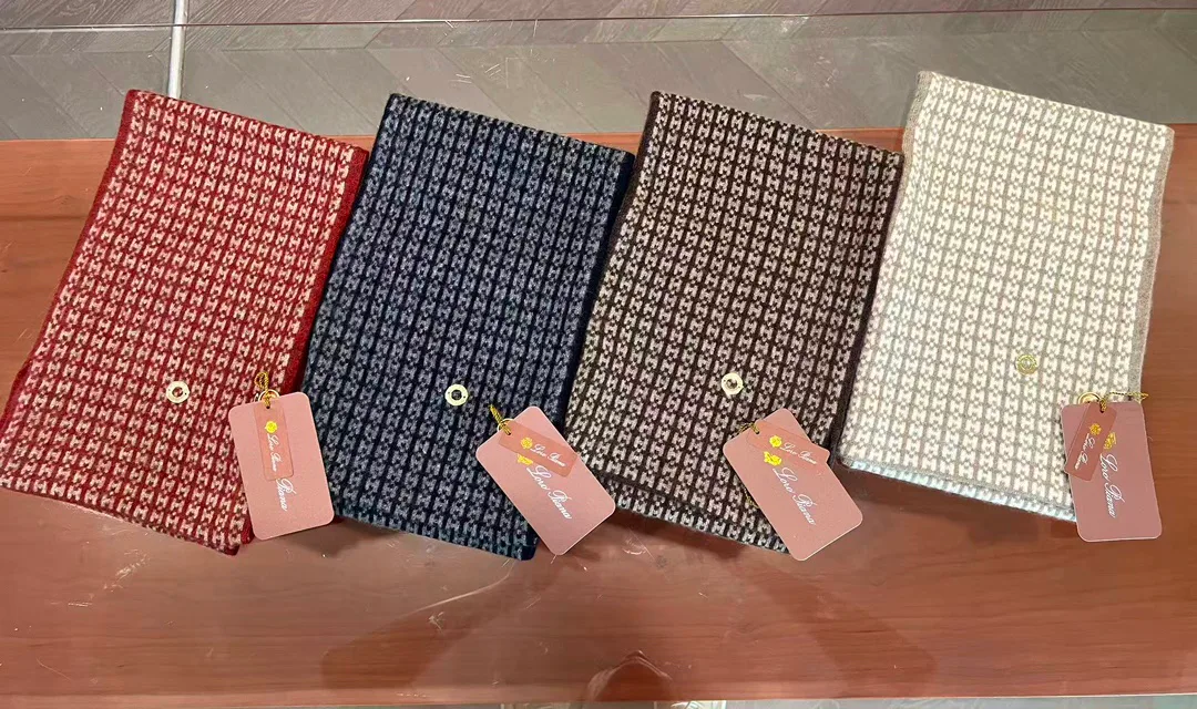 Scarves LORO PIANA 18093318
