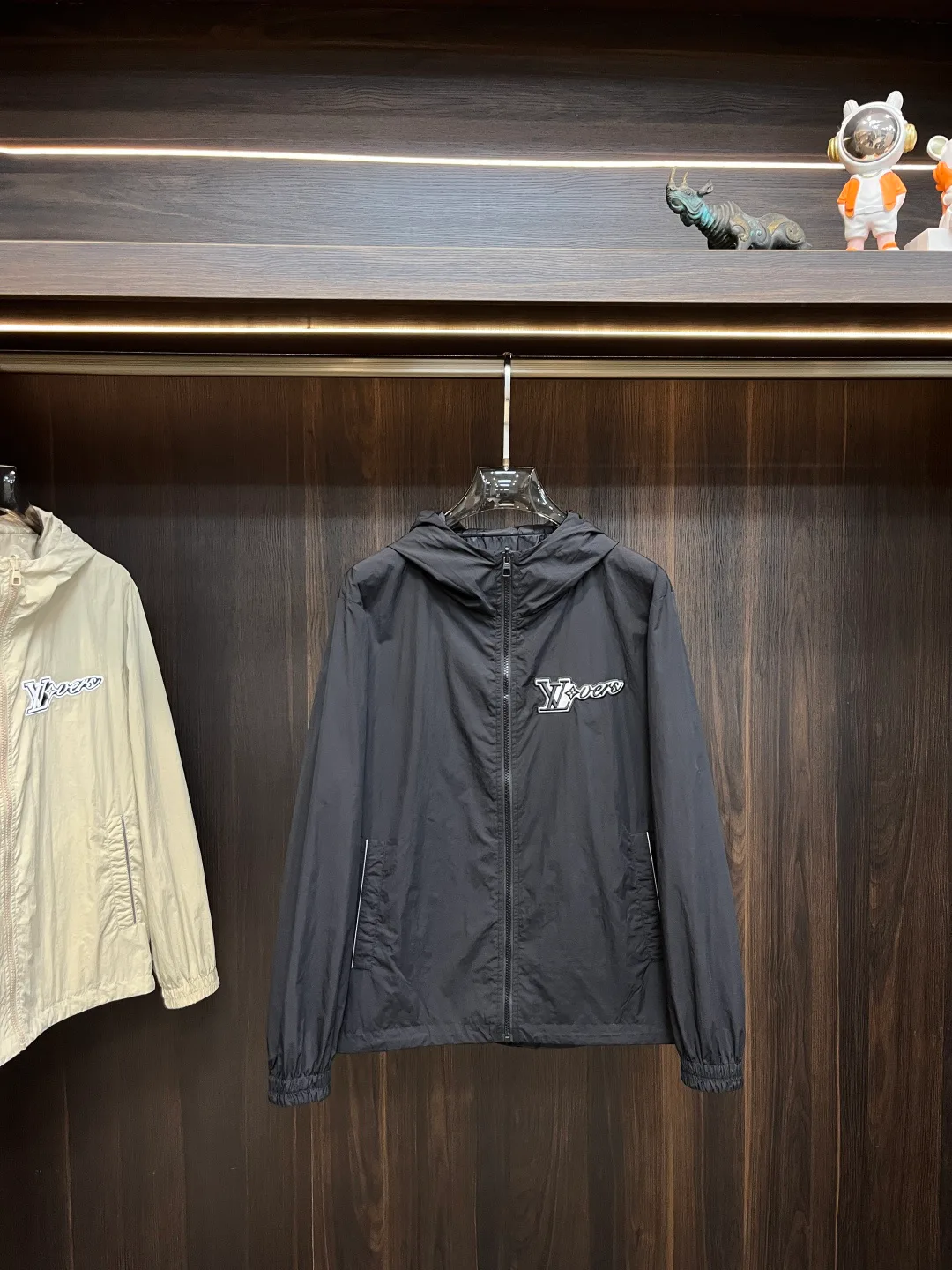 Women's Jackets And Down Jackets LOUIS VUITTON 18416700