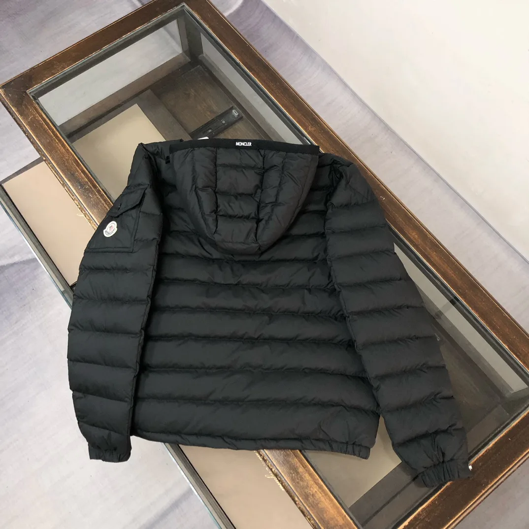 Women's Jackets And Down Jackets MONCLER 18408602