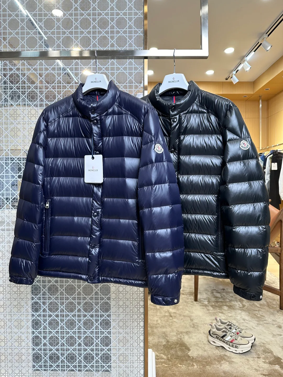 Men's Jackets And Down Jackets MONCLER 18260879
