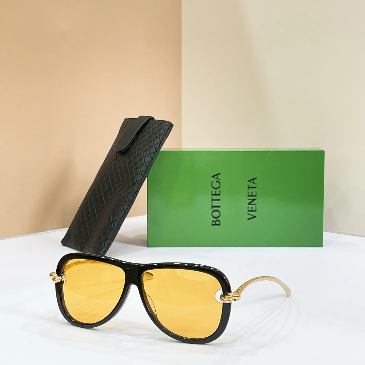 Glasses BOTTEGA VENETA 16887528