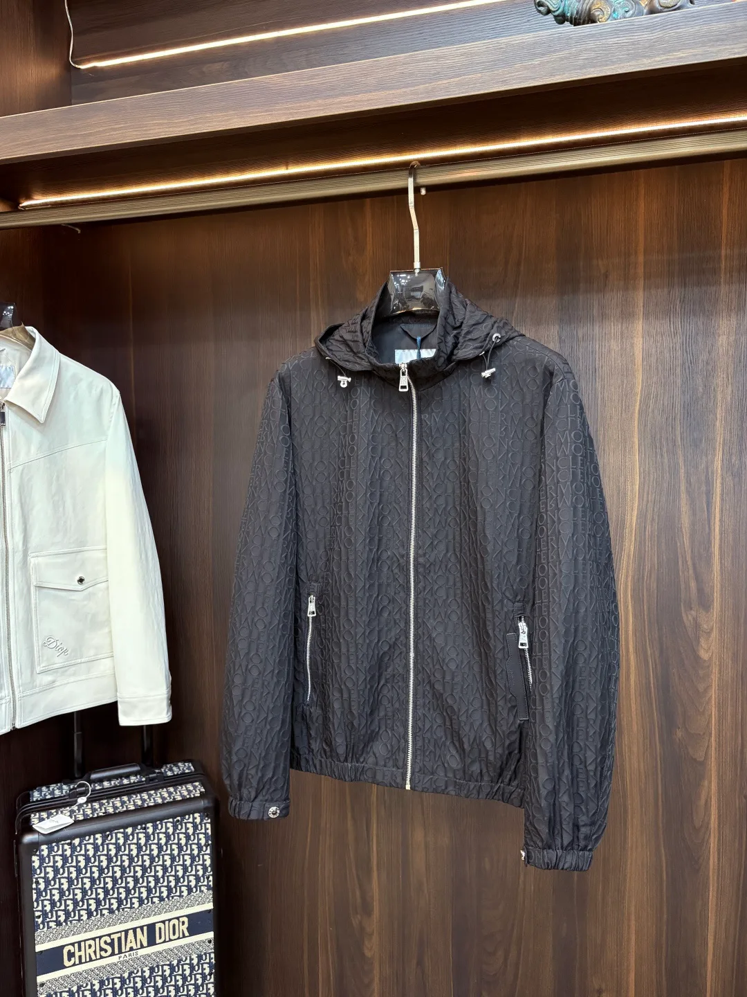 Men's Jackets And Down Jackets MONCLER 18140539