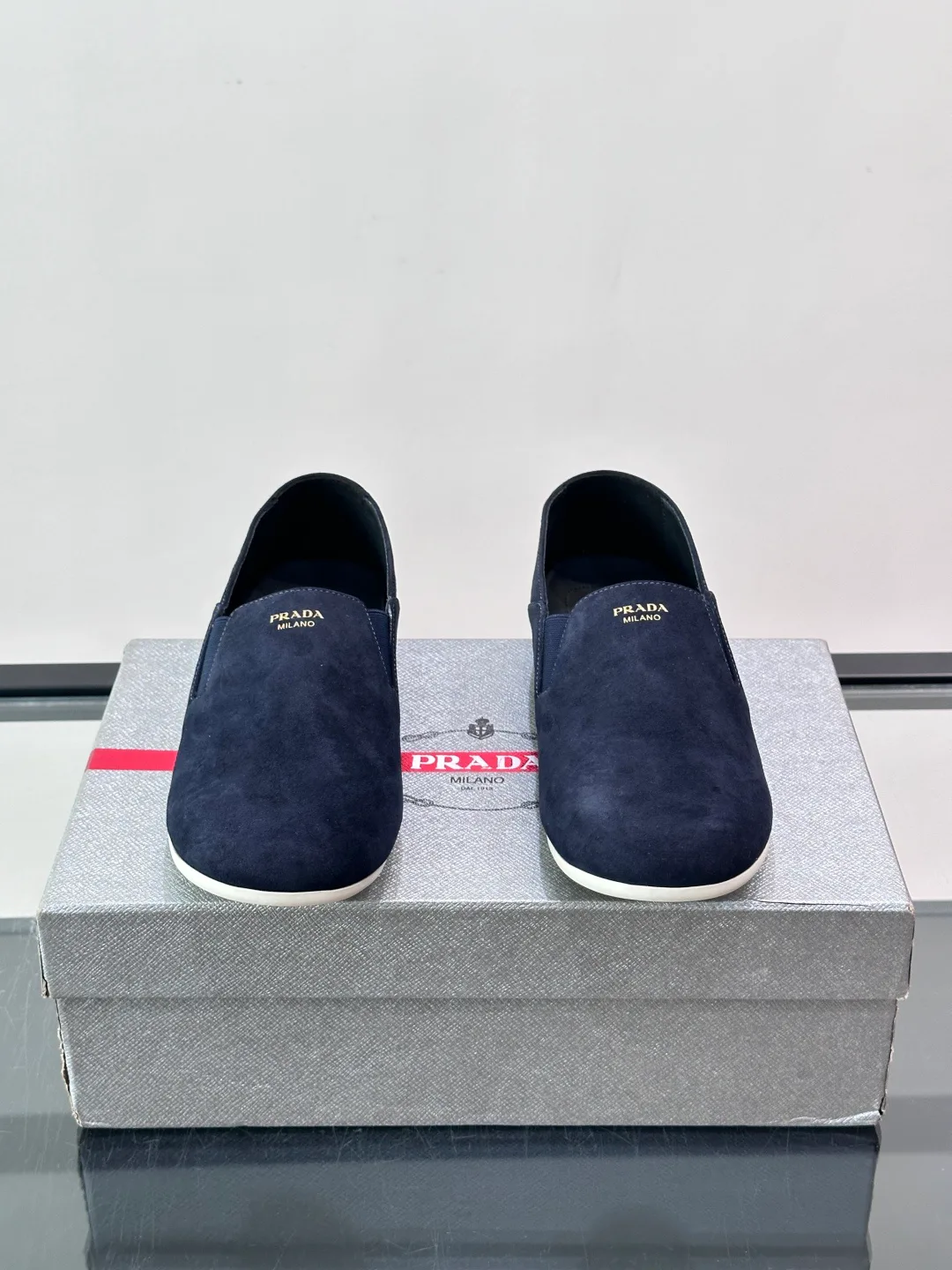 Men's Loafers And Dress Shoes PRADA 18079426