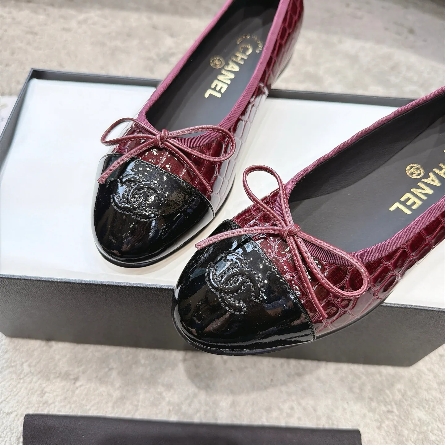 Women's Ballet Flats CHANEL 18323598