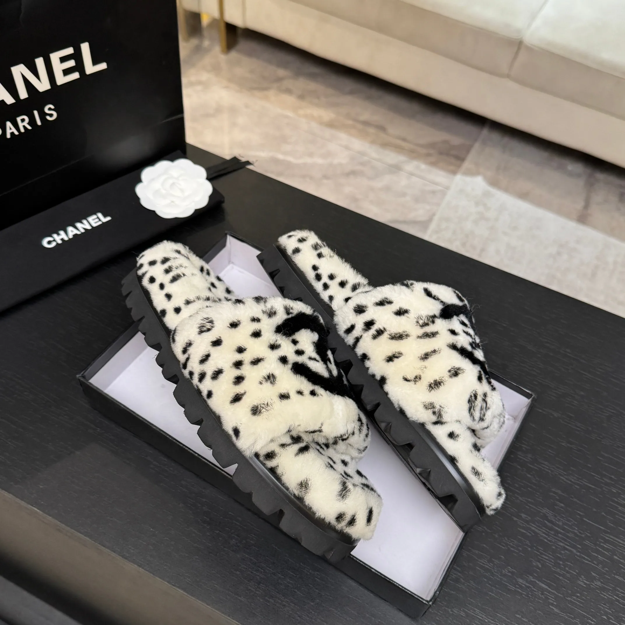 Women's Slippers CHANEL 18062756