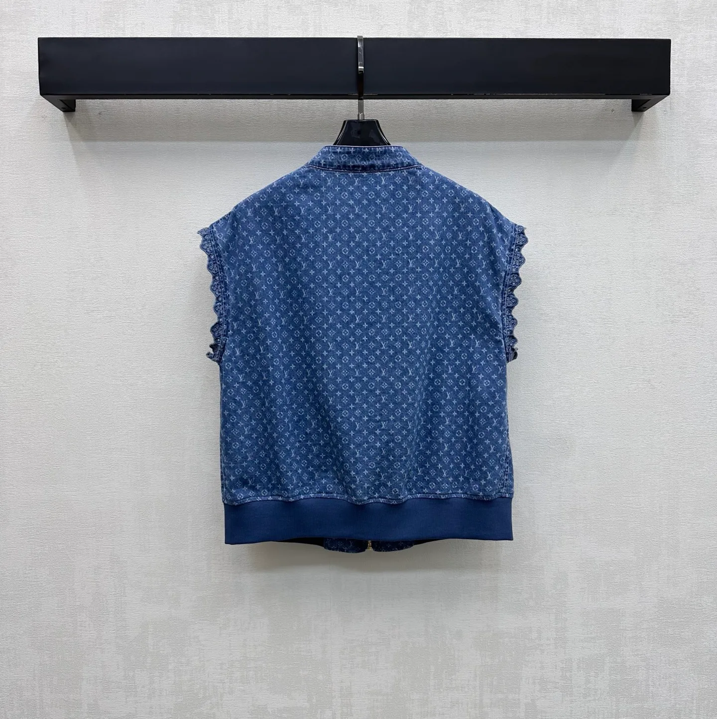 Women's Vests LOUIS VUITTON 17638634
