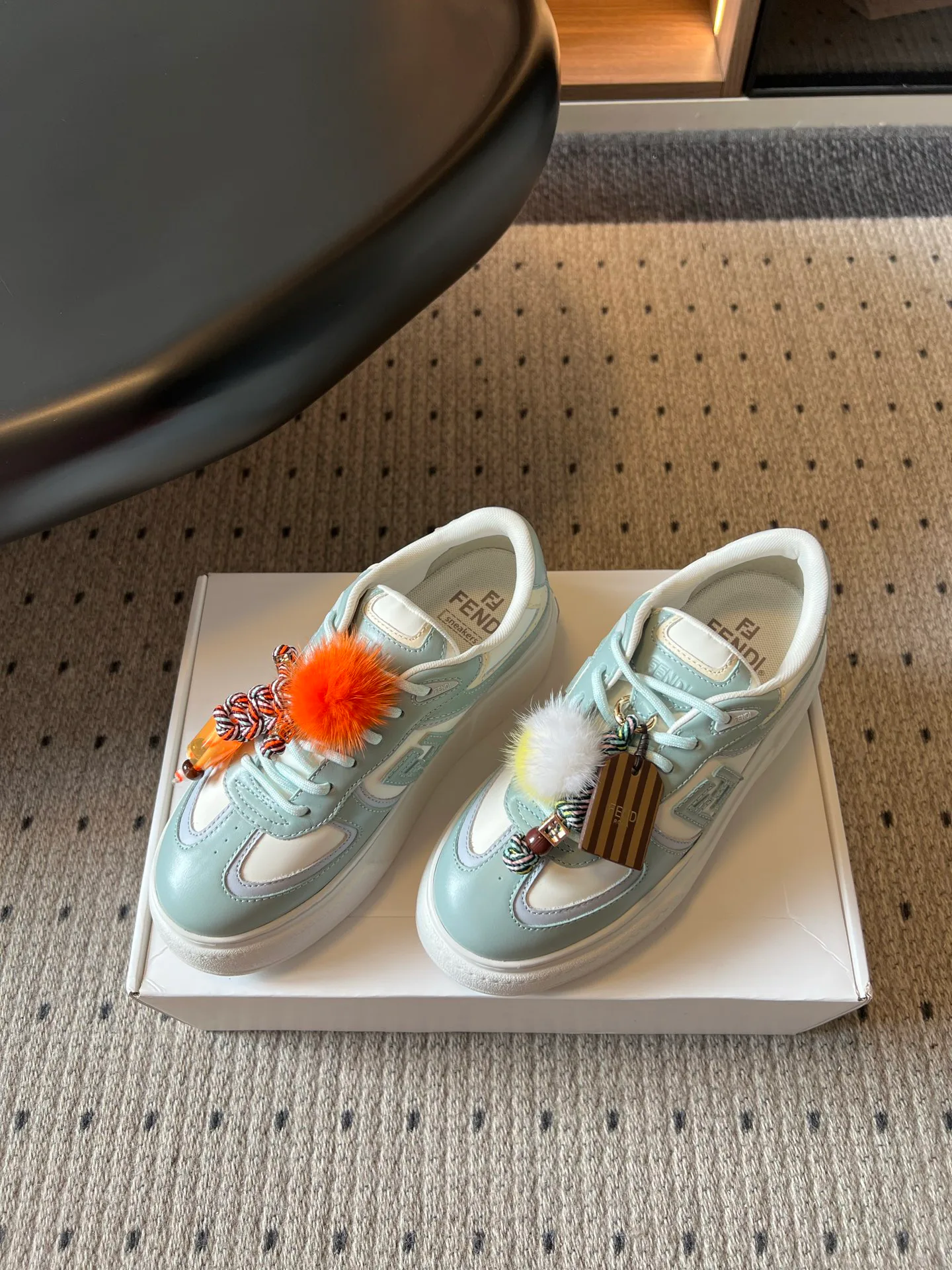 Women's Sneakers FENDI 17504790
