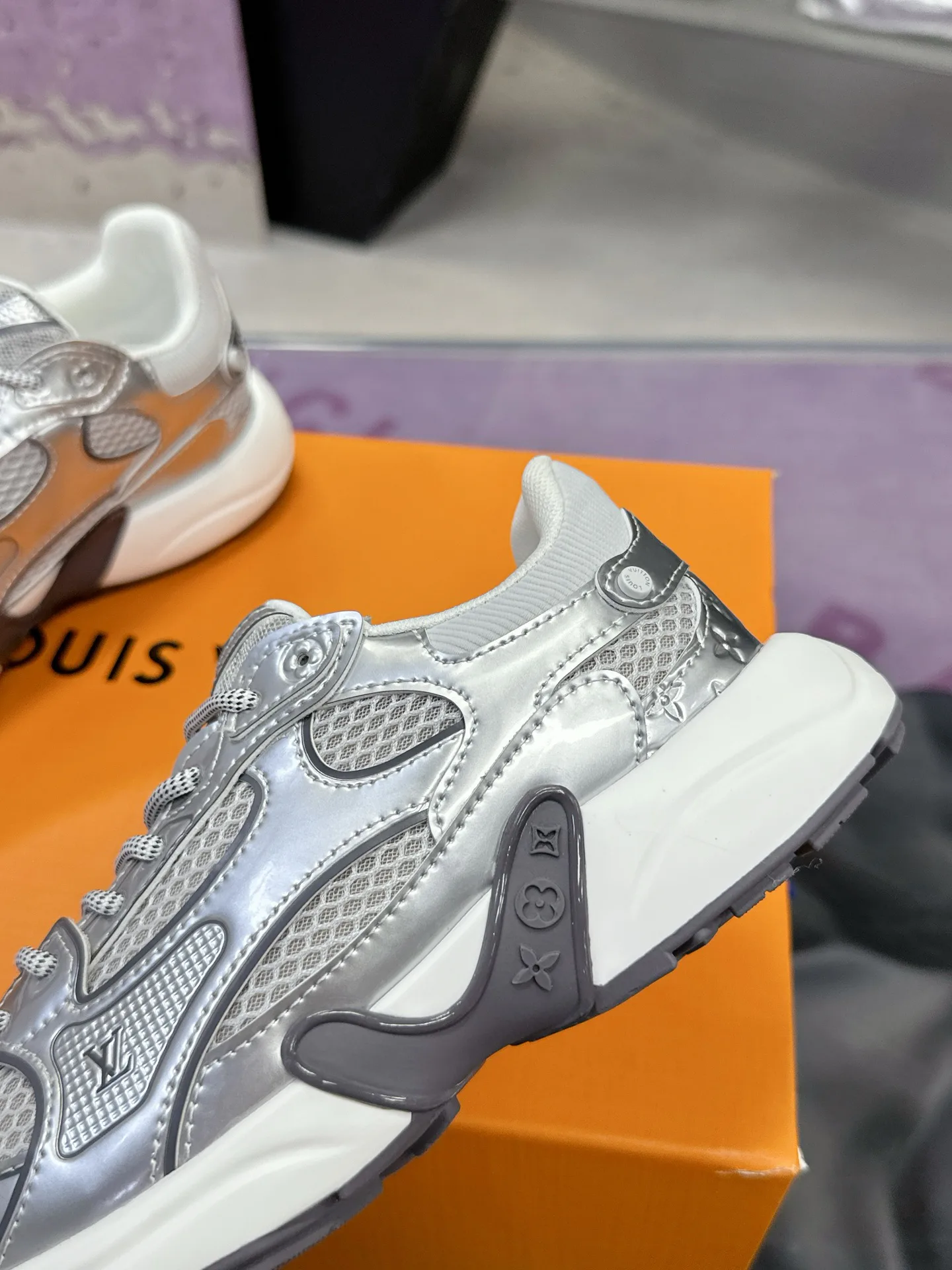 Women's Sneakers LOUIS VUITTON 17530430