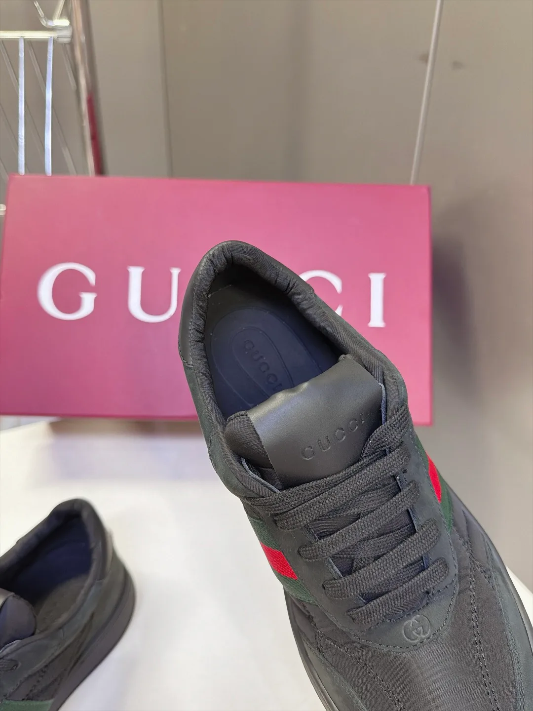 Women's Sneakers GUCCI 18005186