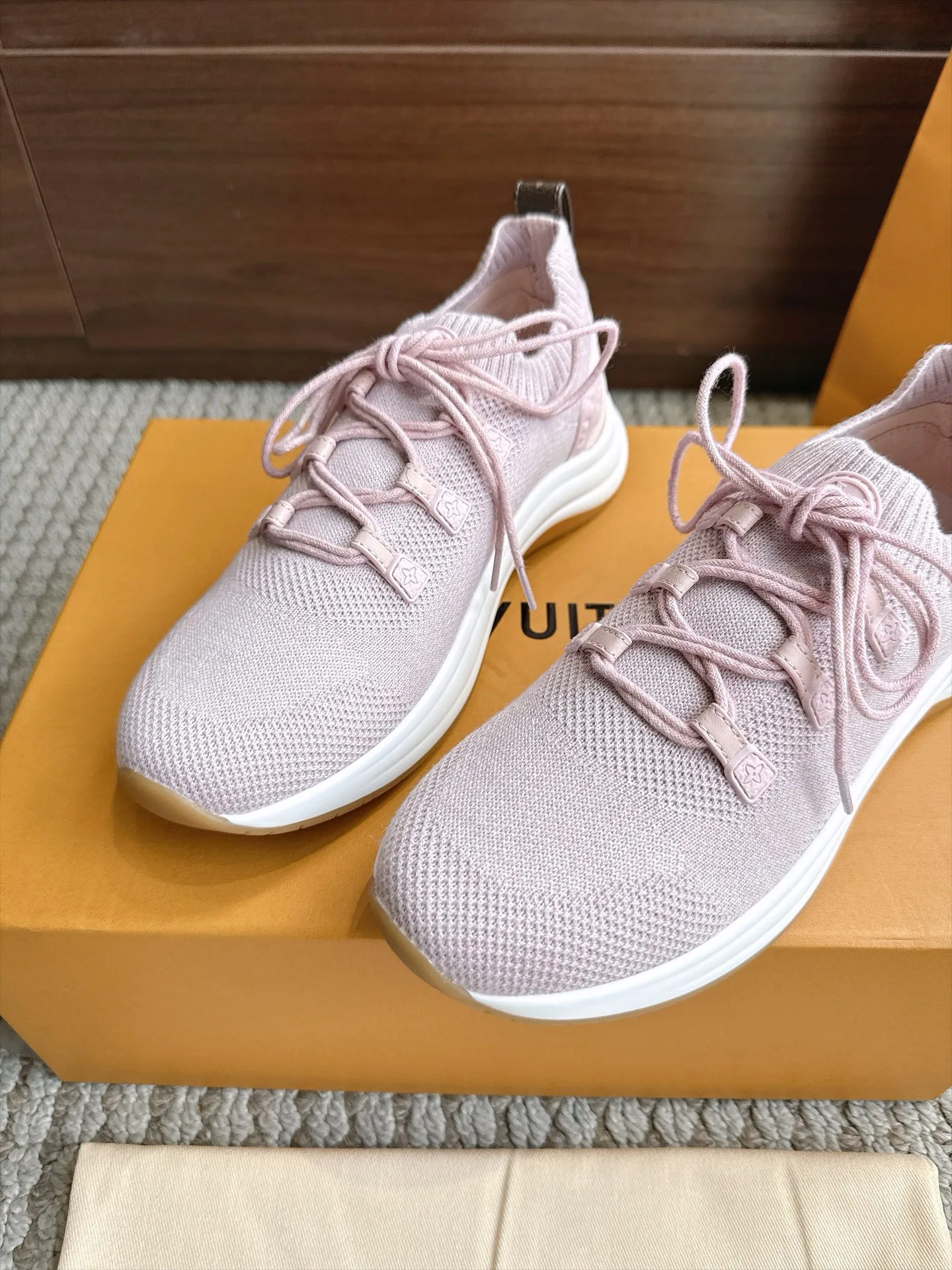 Men's Sneakers LOUIS VUITTON 18333244